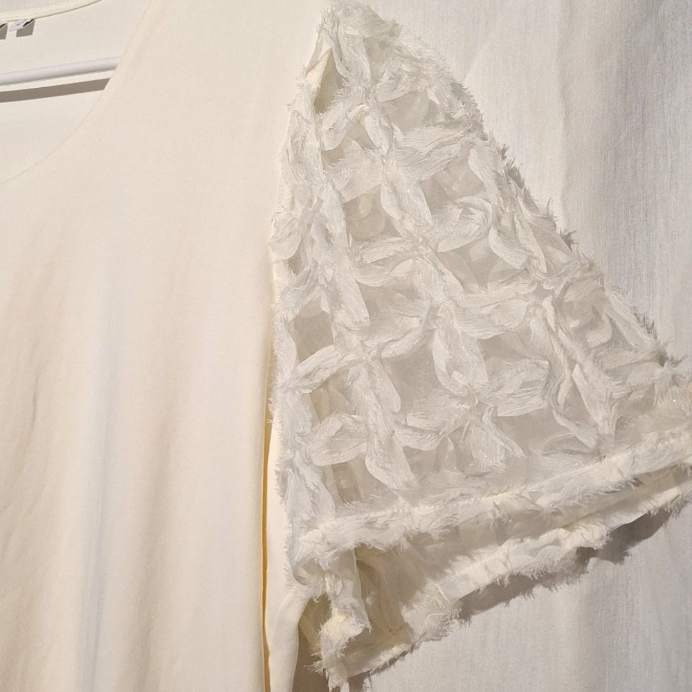 3/$20--Chico's Cotton Cream Blouse, Short White Lacey Sleeves, Slipover, NWOT - Picture 3 of 11